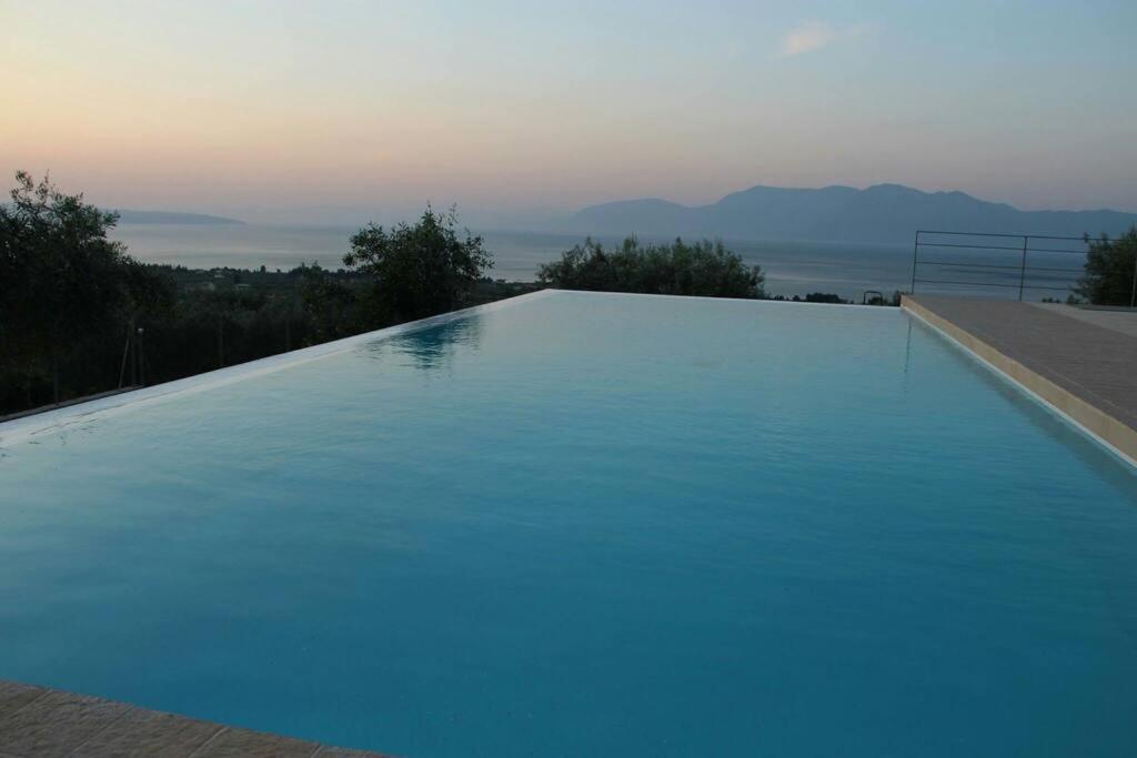 Panoramic View Summerhouse Loukissia 外观 照片